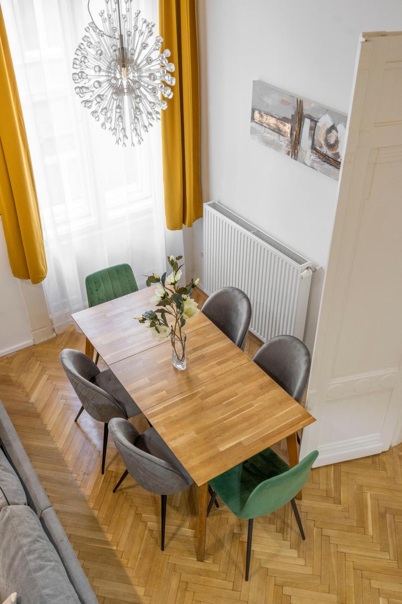 Charming & Elegant Grand Next To The Fashion St' Appartement *